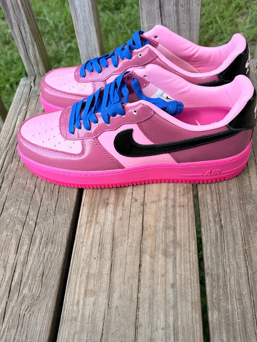 Kids Pink & Black Low-Top Sneakers with Blue Laces
